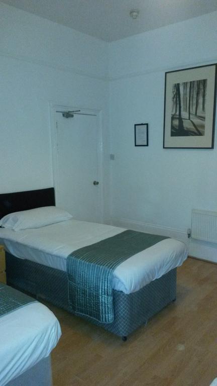 Cedars House Hotel Croydon Bilik gambar